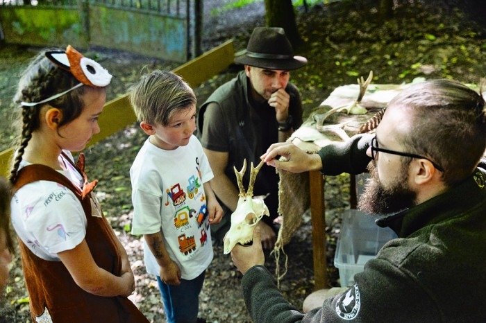 Jednou z významných aktivit Lesů ČZU je práce s dětmi a mládeží. Foto archiv Lesů ČZU