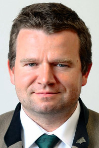 Ing. Arnošt Buček, jednatel Arcibiskupských lesů a statků Olomouc, s. r. o., a předseda Komory církevních lesů při Sdružení vlastníků obecních, soukromých a církevních lesů v České republice