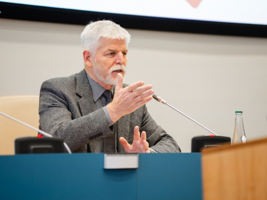 Prezident Pavel vyzval k zajištění rovnováhy mezi zájmy chovatelů a počtem vlků