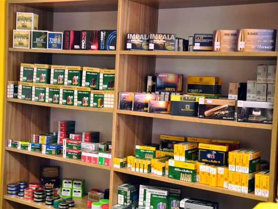 Od pondělí bude možné opět nakupovat v prodejnách zbraní a střeliva