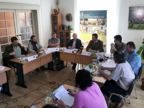 Vlastníci honebních pozemků, sedláci, lesníci a ochranáři společně k novele zákona o myslivosti