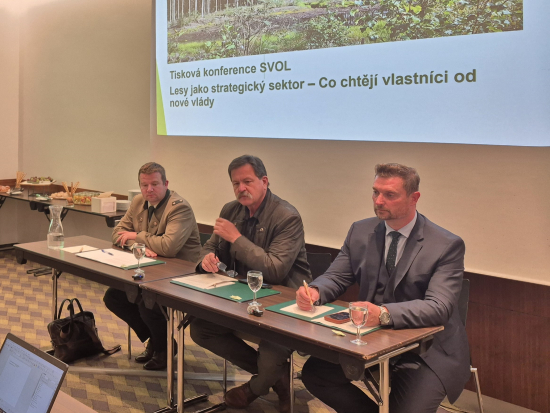 Nestátní vlastníci lesů připraví vlastní návrh změn zákona o myslivosti. Na tiskové konferenci představili požadavky pro novou vládu