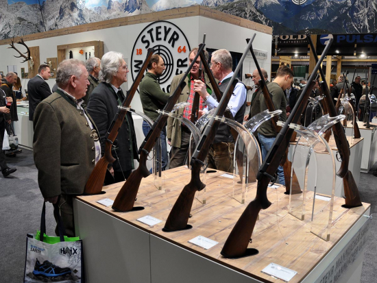 Covid 19 začíná opět „kosit“ myslivecké veletrhy