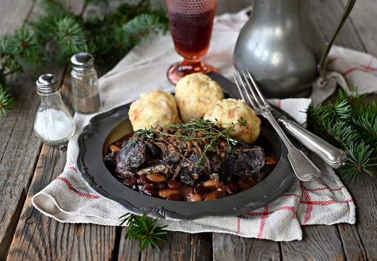 Palermský zajíc s mandlemi a brusinkami